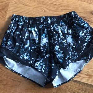 Lululemom hotty hot shorts
